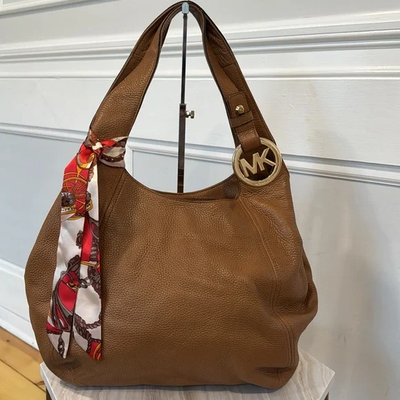 Michael Kors Bag Fulton Large Brown Pebbled Leather Logo Strap Shoulder Bag - Picture 4 of 17